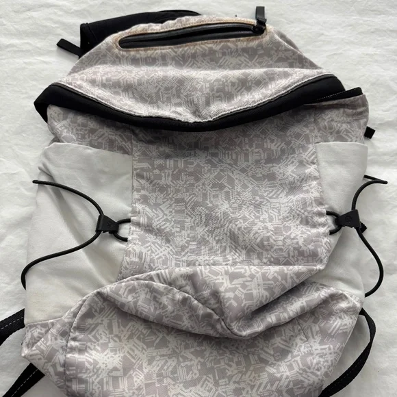 lululemon athletica | Bags | Lululemon Run Fast Backpack 3l 